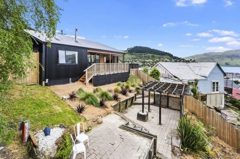 Photo of property in 17 Bridle Path, Lyttelton, 8082