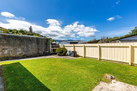 Photo of property in 10 Mimihau Grove, Wainuiomata, Lower Hutt, 5014