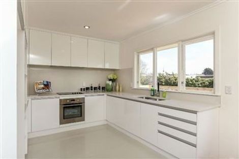 Photo of property in 4020 Great North Road, Glen Eden, Auckland, 0602