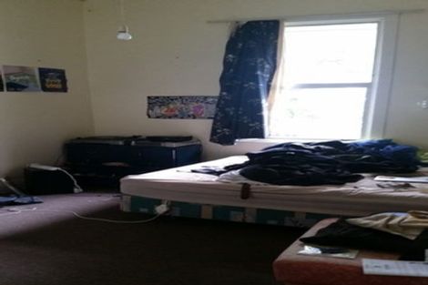 Photo of property in 60 Kelburn Parade, Kelburn, Wellington, 6012