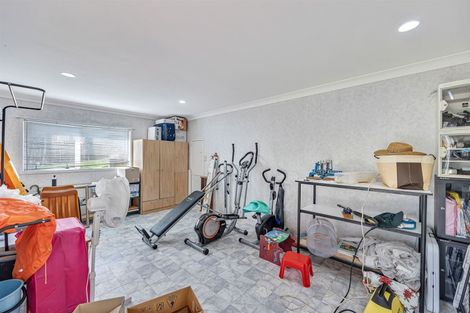 Photo of property in 10 Belvedere Court, West Harbour, Auckland, 0618