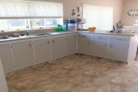 Photo of property in 126 Racecourse Road, Waiuku, 2123