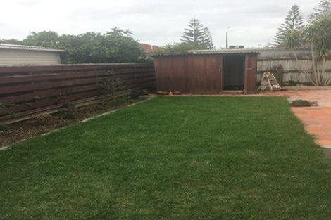 Photo of property in 2/43 Dale Crescent, Pakuranga, Auckland, 2010