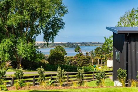 Photo of property in 4 Pukeora Way, Mangawhai, 0505