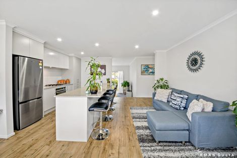 Photo of property in 72 Karepiro Drive, Stanmore Bay, Whangaparaoa, 0932