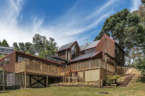 Photo of property in 25 Jacaranda Avenue, Beach Haven, Auckland, 0626