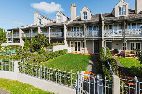 Photo of property in 10 Leneford Drive, East Tamaki, Auckland, 2013