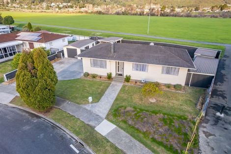 Photo of property in 12 Kentucky Street, Totara Park, Upper Hutt, 5018