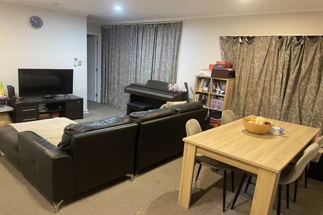Photo of property in 2 Cranberry Place, Bucklands Beach, Auckland, 2012