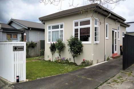 Photo of property in 495 Featherston Street, Roslyn, Palmerston North, 4414