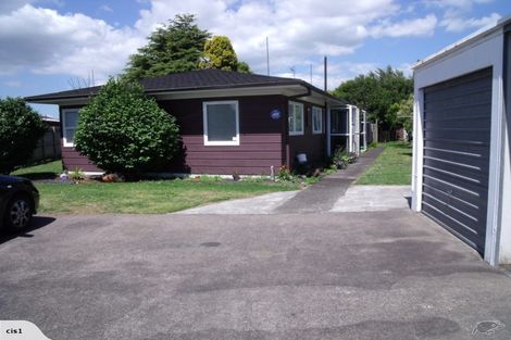 Photo of property in 2/39 Buckingham Crescent, Manukau, Auckland, 2025