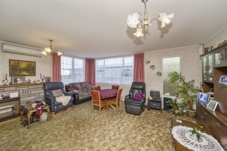 Photo of property in 87 Glover Road, Hawera, 4610