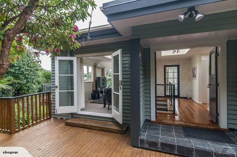 Photo of property in 2a Raroa Crescent, Northland, Wellington, 6012