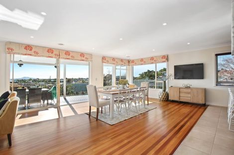 Photo of property in 150 Bleakhouse Road, Mellons Bay, Auckland, 2014