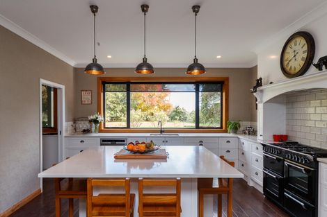 Photo of property in 649 Aokautere Drive, Aokautere, Palmerston North, 4471