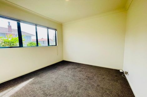 Photo of property in 1/5 Carole Crescent, Pakuranga, Auckland, 2010