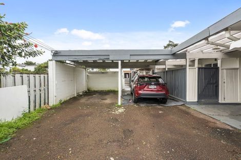 Photo of property in 2/11 Overton Road, Papatoetoe, Auckland, 2025