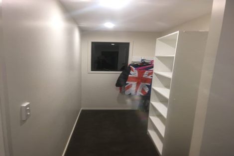 Photo of property in 29 Deverell Place, Northcross, Auckland, 0632