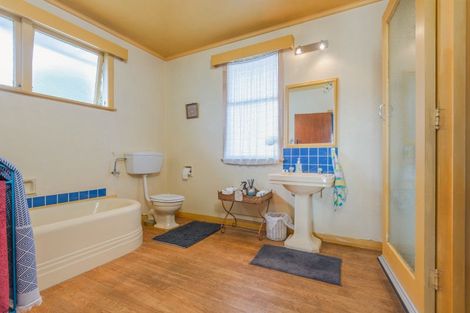 Photo of property in 72 Ormond Street, Woodville, 4920