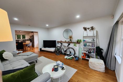 Photo of property in 18a Parrs Cross Road, Henderson, Auckland, 0612