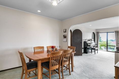 Photo of property in 3/2 Beach Road, Castor Bay, Auckland, 0620