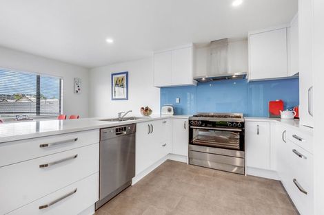 Photo of property in 11 Tee Point, Red Beach, 0932