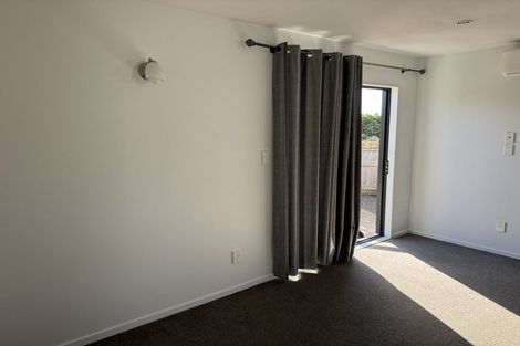 Photo of property in 26 Nile Road, Kelston, Auckland, 0602