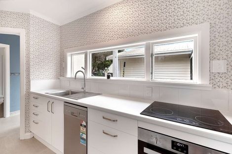 Photo of property in 4 Douglas Street, West End, Palmerston North, 4412