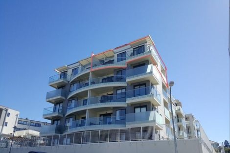 Photo of property in Apollo Apartments, 201/46 Rosedale Road, Rosedale, Auckland, 0632