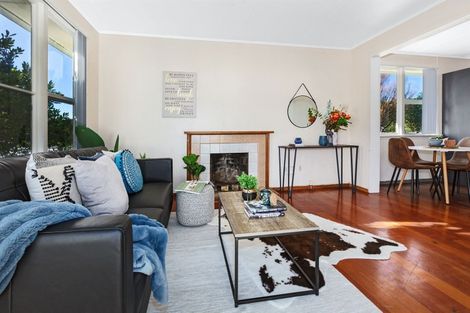 Photo of property in 11 D'urville Street, Cannons Creek, Porirua, 5024