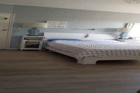 Photo of property in 132 Exmouth Road, Northcote, Auckland, 0627