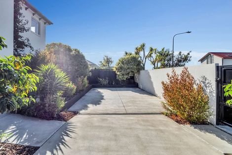 Photo of property in 20 Linkwater Way, Parklands, Christchurch, 8083