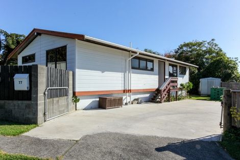 Photo of property in 77 Riversdale Drive, Merrilands, New Plymouth, 4312