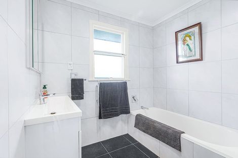 Photo of property in 107 Tuhikaramea Road, Dinsdale, Hamilton, 3204