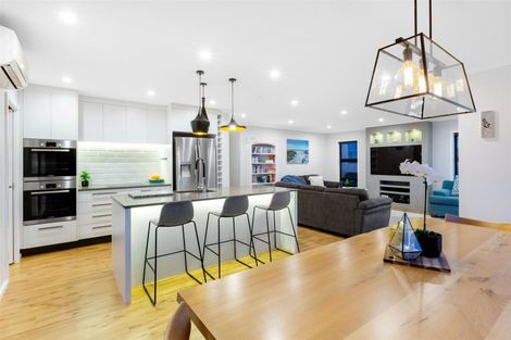 Photo of property in 20 Pacific View, Whitby, Porirua, 5024