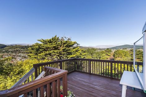 Photo of property in 69 Fyvie Avenue, Tawa, Wellington, 5028