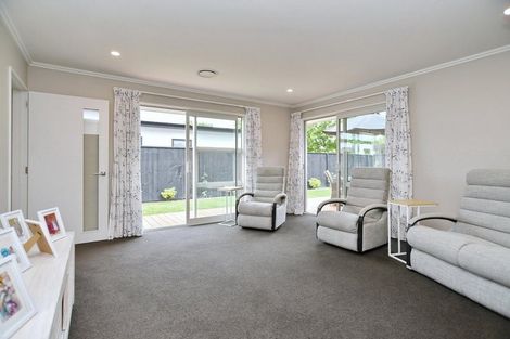 Photo of property in 19 Lewis Close, Rangiora, 7400