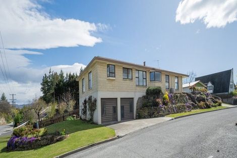 Photo of property in 2 Hart Place, Bridge Hill, Alexandra, 9320