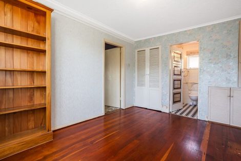 Photo of property in 1 Pukatea Street, Eastbourne, Lower Hutt, 5013