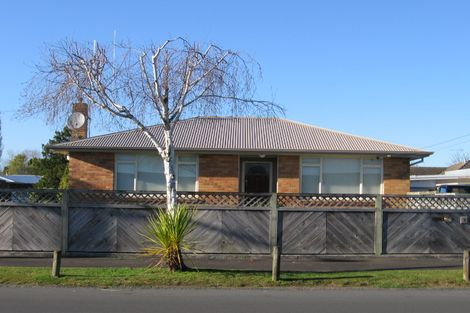 Photo of property in 2 Braid Road, St Andrews, Hamilton, 3200