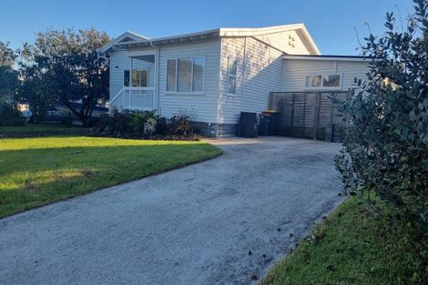 Photo of property in 9 Banks Road, Kawakawa Bay, Papakura, 2585