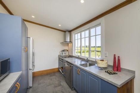 Photo of property in 628 Parewanui Road, Bulls, 4894