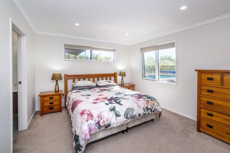 Photo of property in 6 Hewson Lane, Greytown, 5712