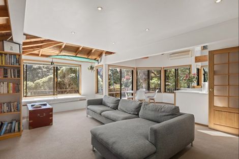 Photo of property in 79 Garden Road, Piha, New Lynn, 0772