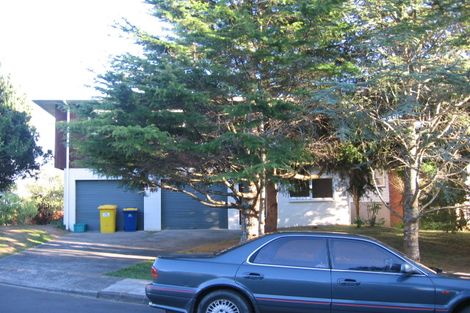 Photo of property in 11 Cheryl Place, Hillcrest, Auckland, 0627