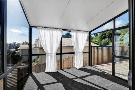 Photo of property in 115 Mangorei Road, Merrilands, New Plymouth, 4312