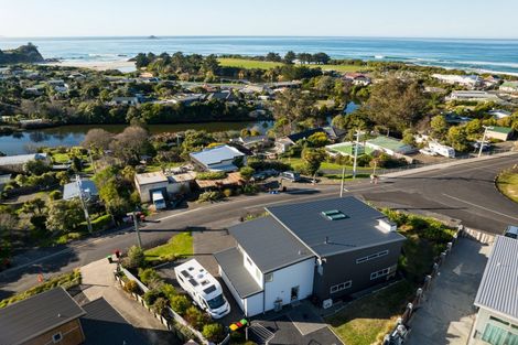 Photo of property in 46 Bath Street, Brighton, Dunedin, 9035