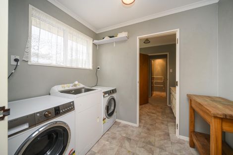 Photo of property in 23 Humphries Place, Awapuni, Palmerston North, 4412