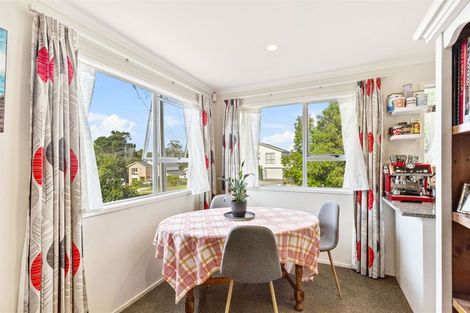 Photo of property in 2 Katrina Place, Massey, Auckland, 0614