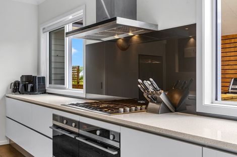 Photo of property in 10a Mackay Drive, Greenhithe, Auckland, 0632